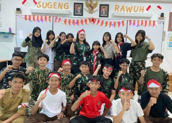 Kostum perjuangan 7B